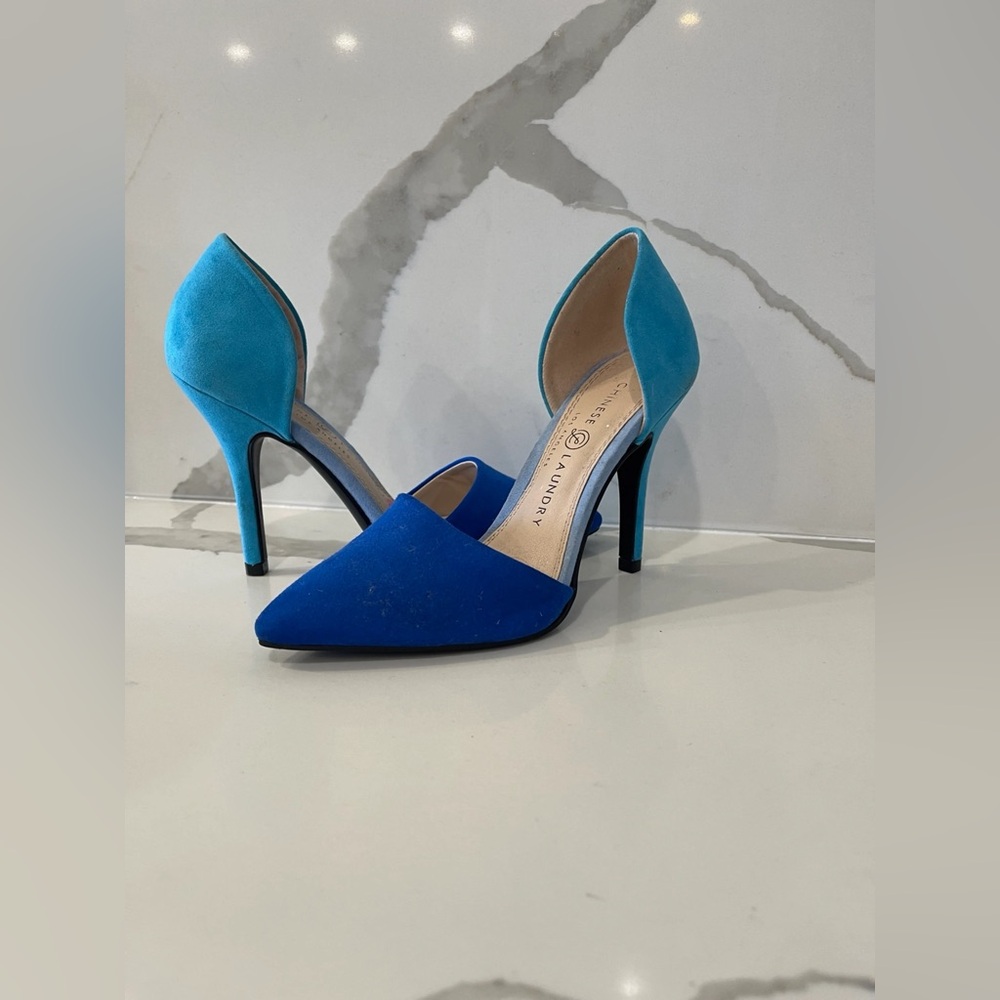 CHINESE LAUNDRY HEEL PUMPS
